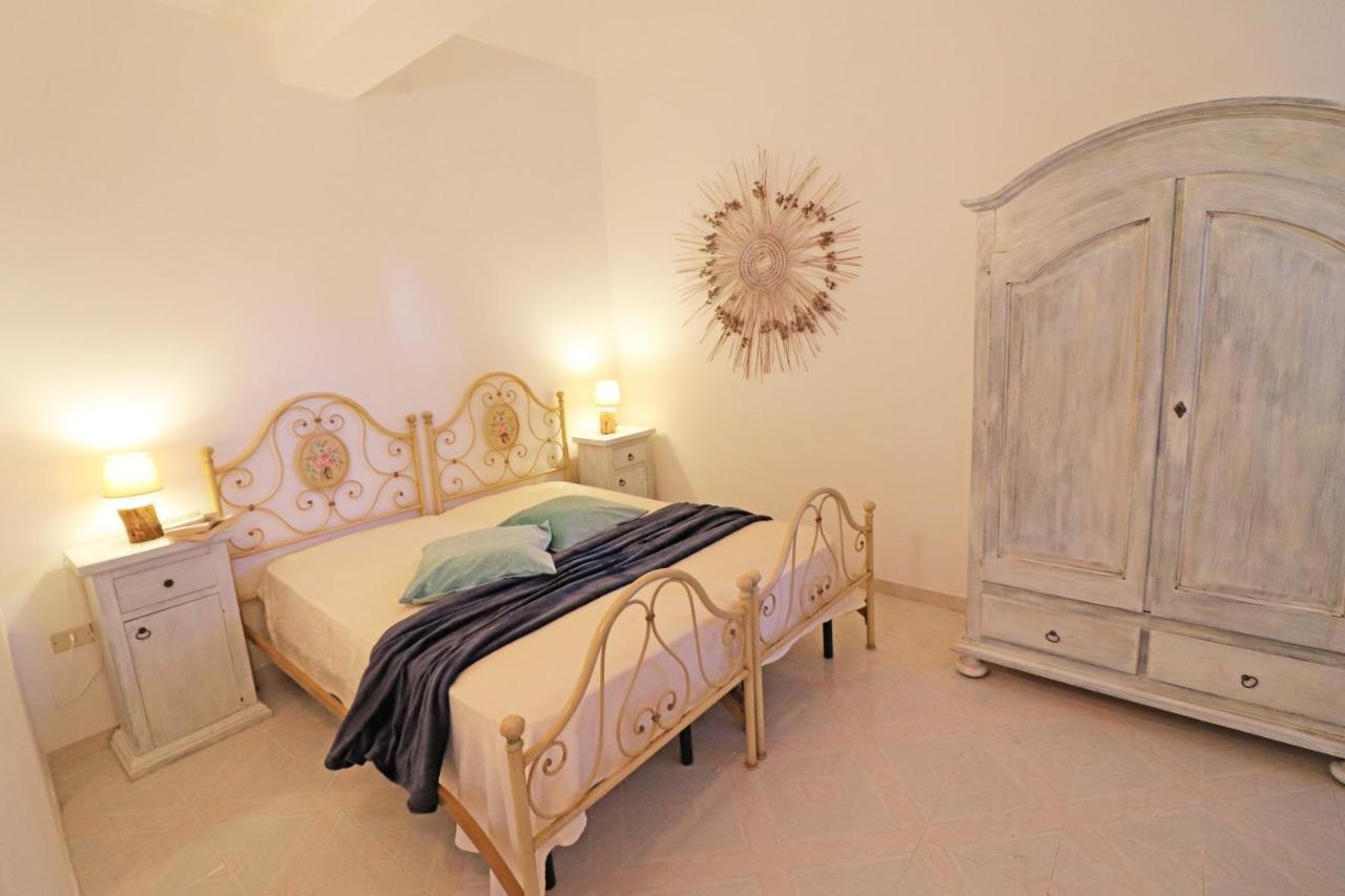 الشقق الفندقية أوترانتوفي  Torre Santo Stefano المظهر الخارجي الصورة