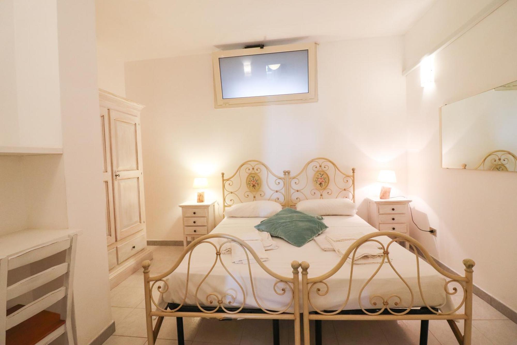 الشقق الفندقية أوترانتوفي  Torre Santo Stefano المظهر الخارجي الصورة